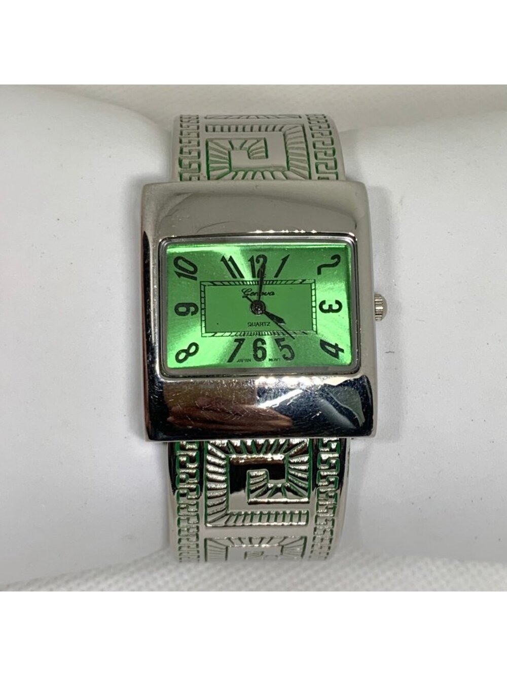 Geneva women cuff bracelet watch green silver tone 30mm bracelet 6” running